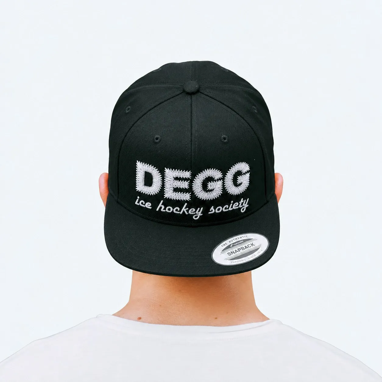 DEGG Ice Hockey Society V2 Snapback Cap getragen, Rückansicht