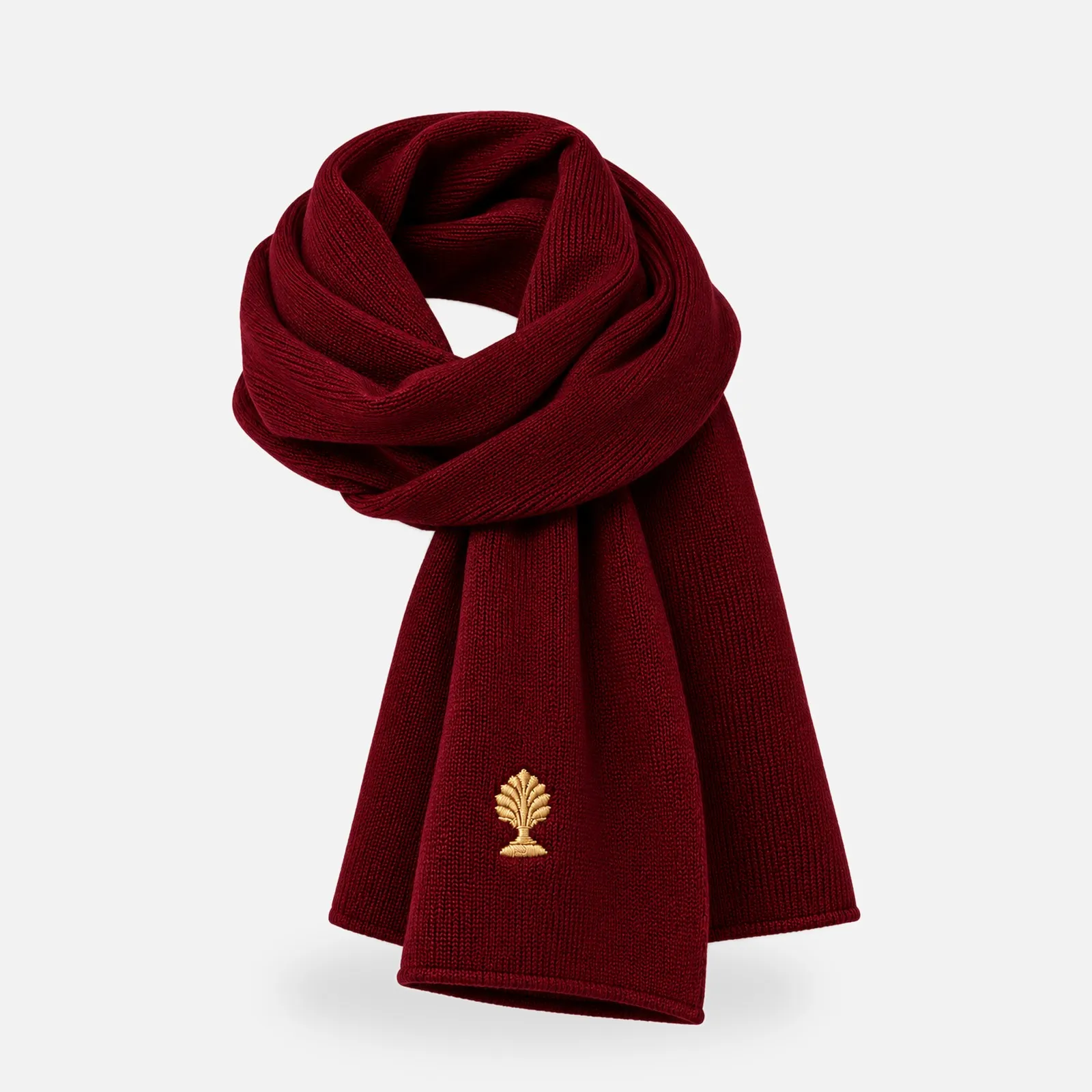 Merino-Schal in bordeaux mit goldener Logo-Applikation, gewickelt